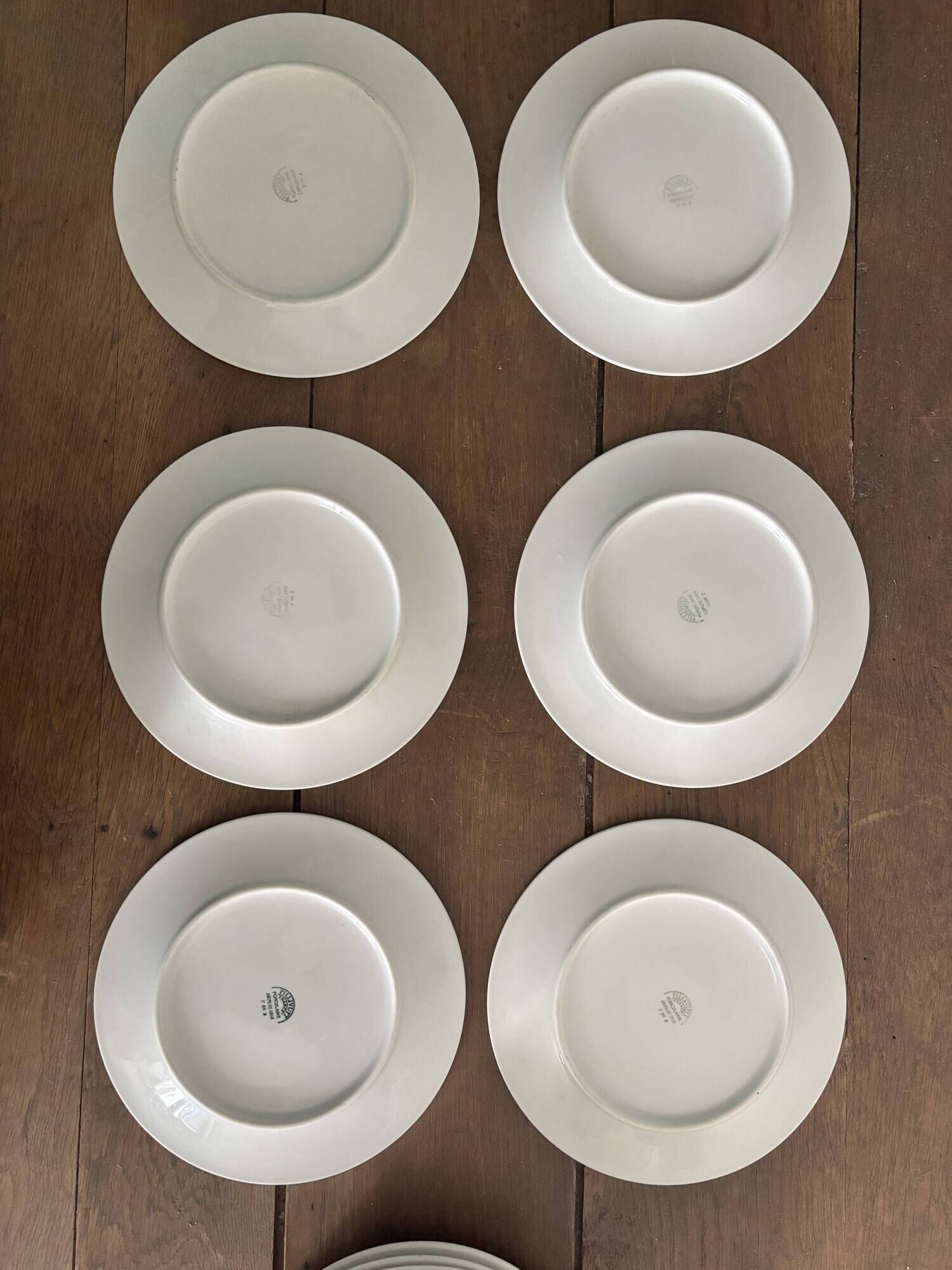 Set of 12 Pillivuyt plates – White porcelain