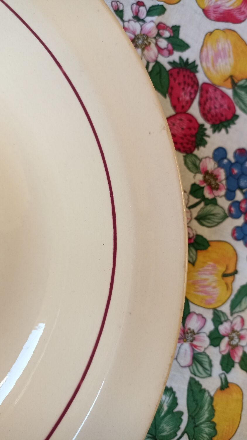 Fenal Badonviller hollow dish, Francine model