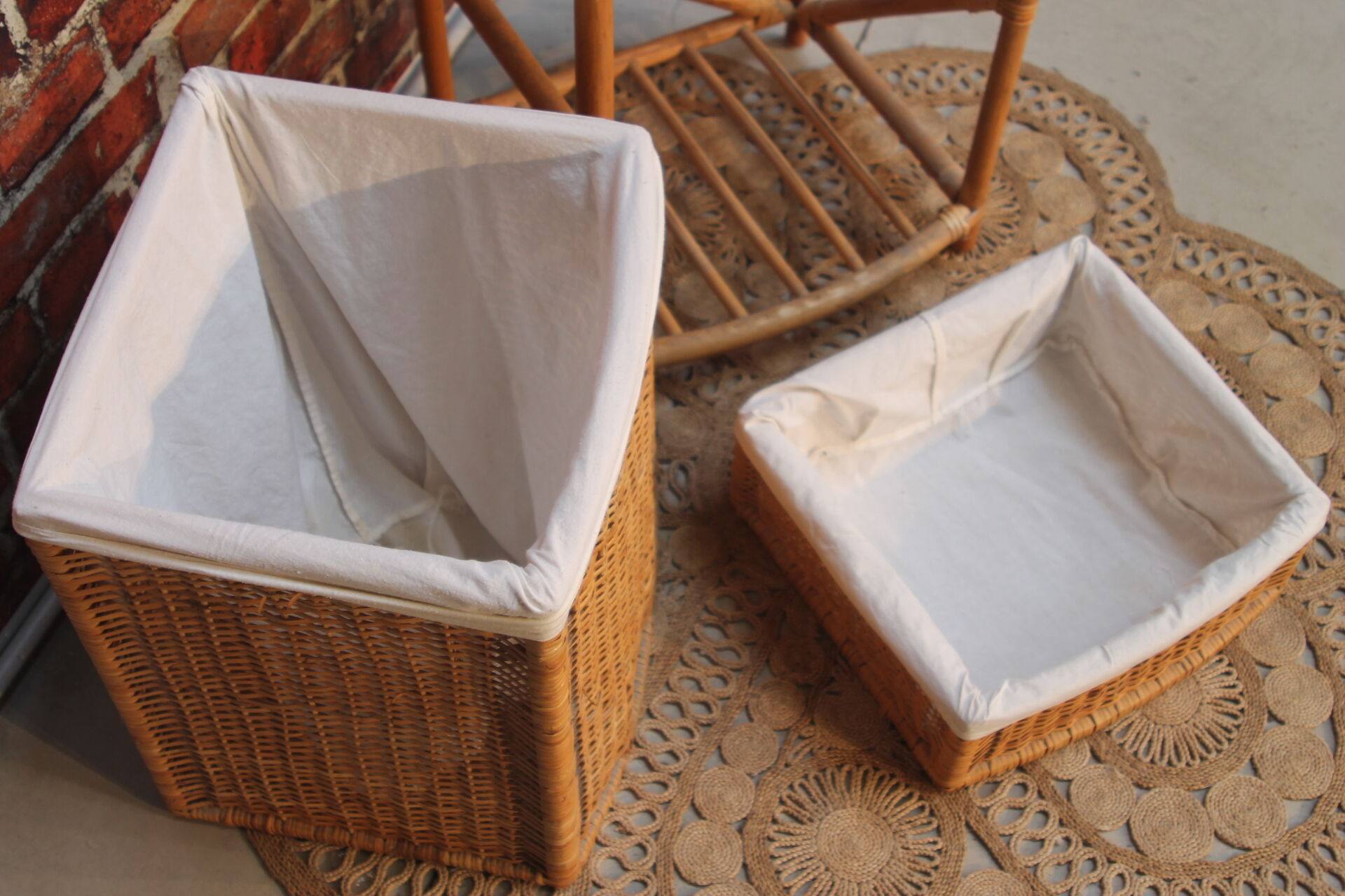 Wicker laundry bin