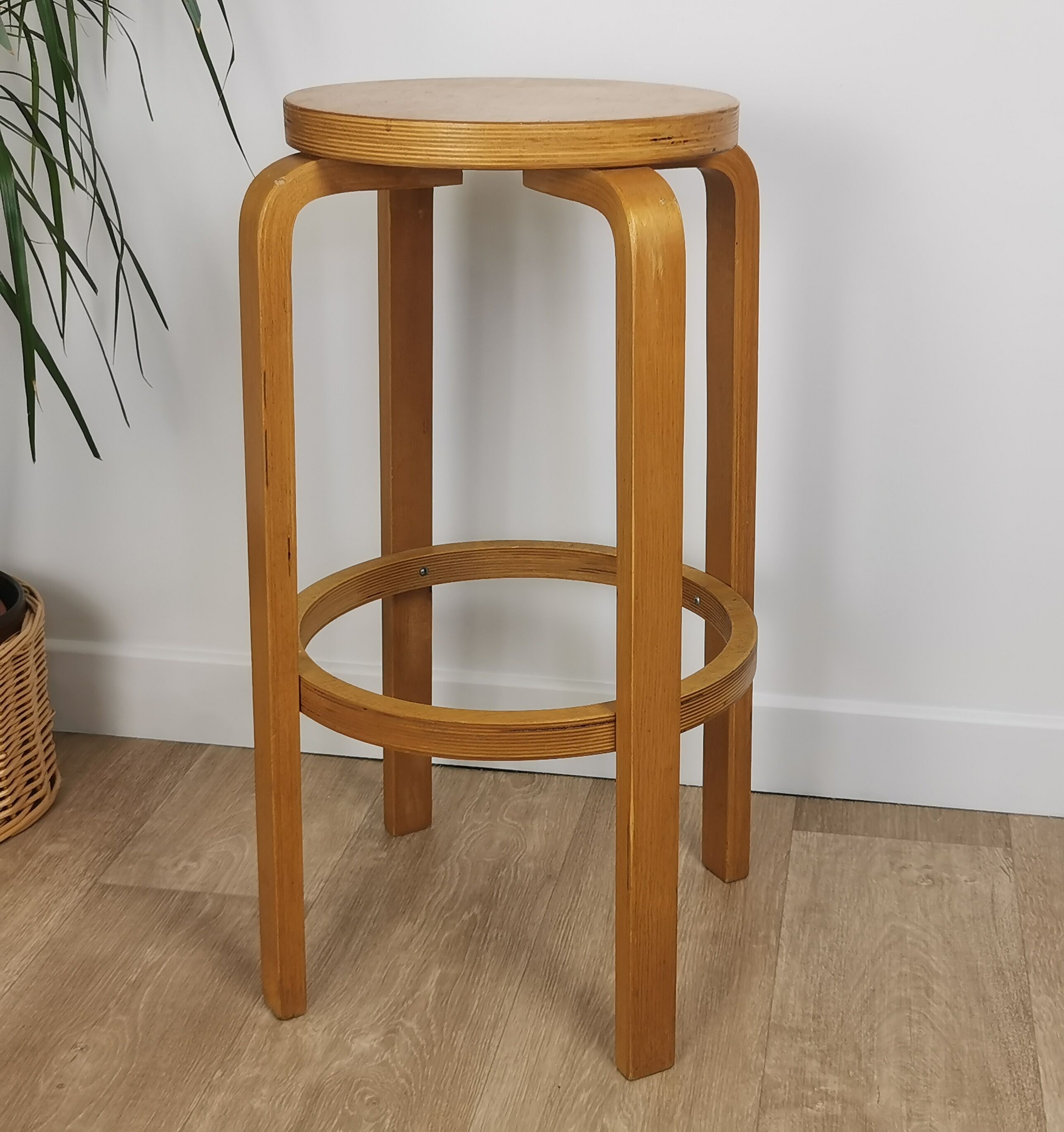 Laminated wooden stools