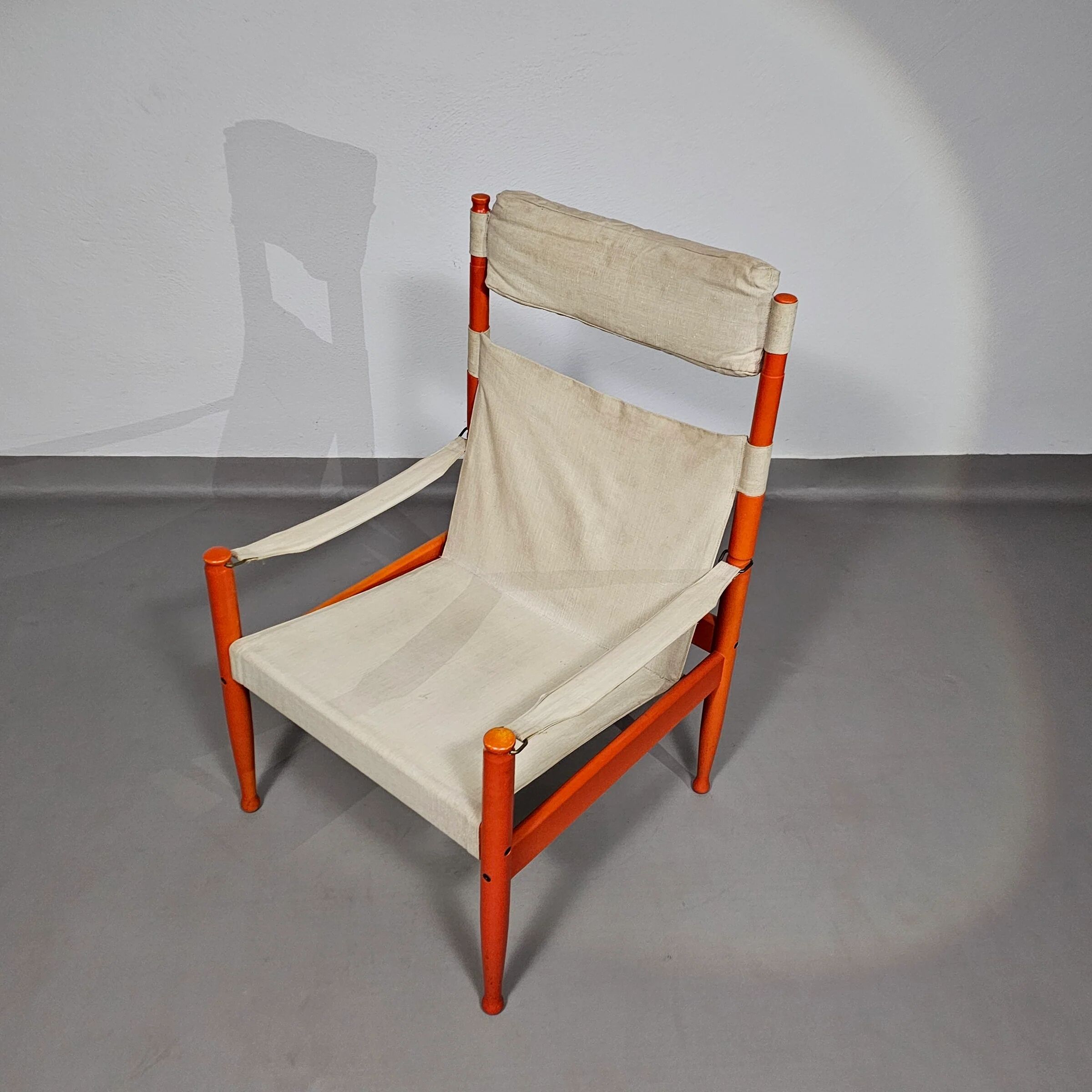 Safari lounge chair, model 30, designed by Erik Worts and manufactured by Niels Eilersen, Denmark 1960.