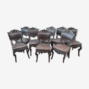 Lot de 8 chaises en bois et cuir clouté