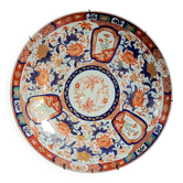 19th-century Asia: Important round porcelain dish decorated in the Imari style
