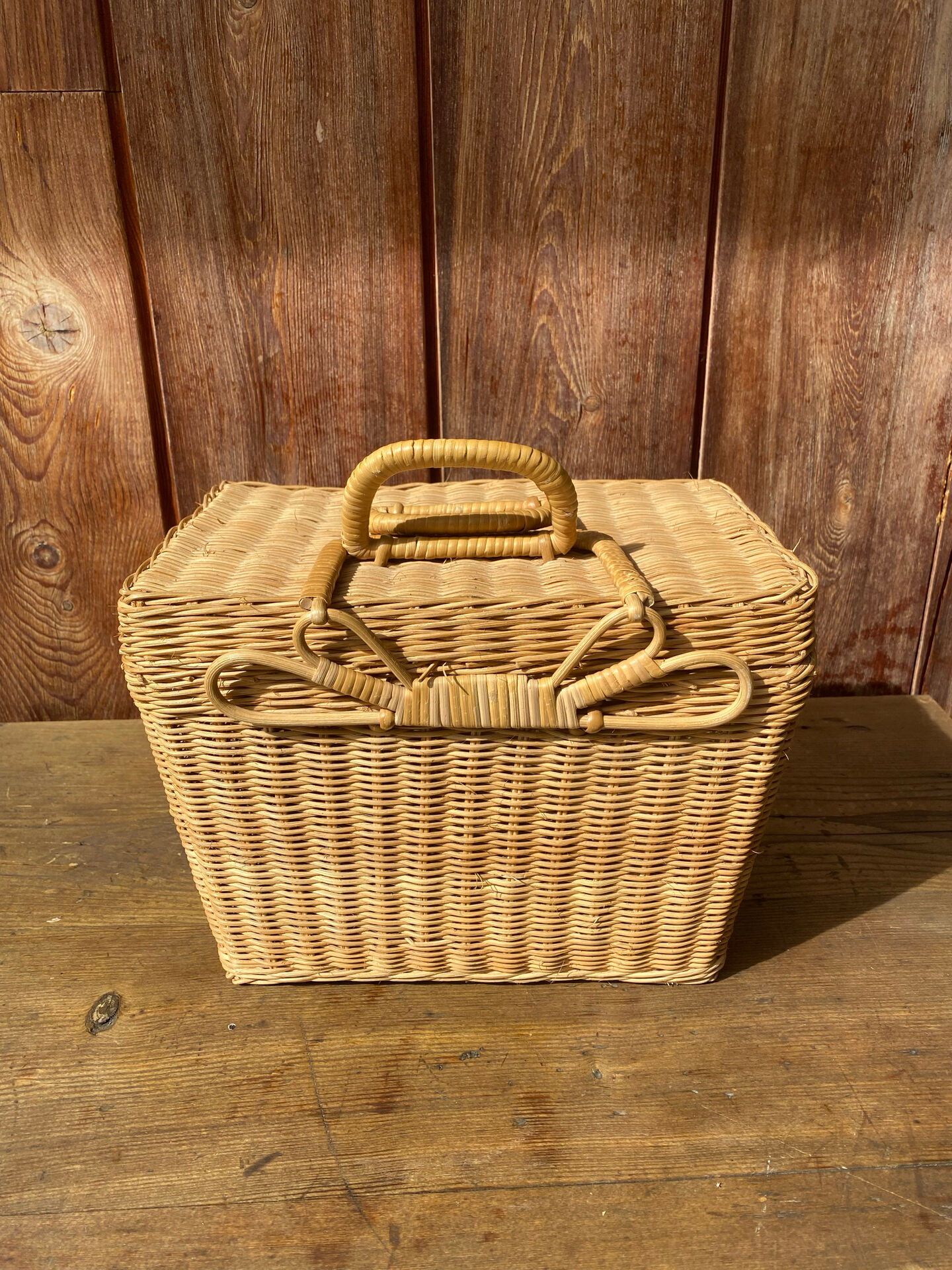 Valisette en rotin vintage