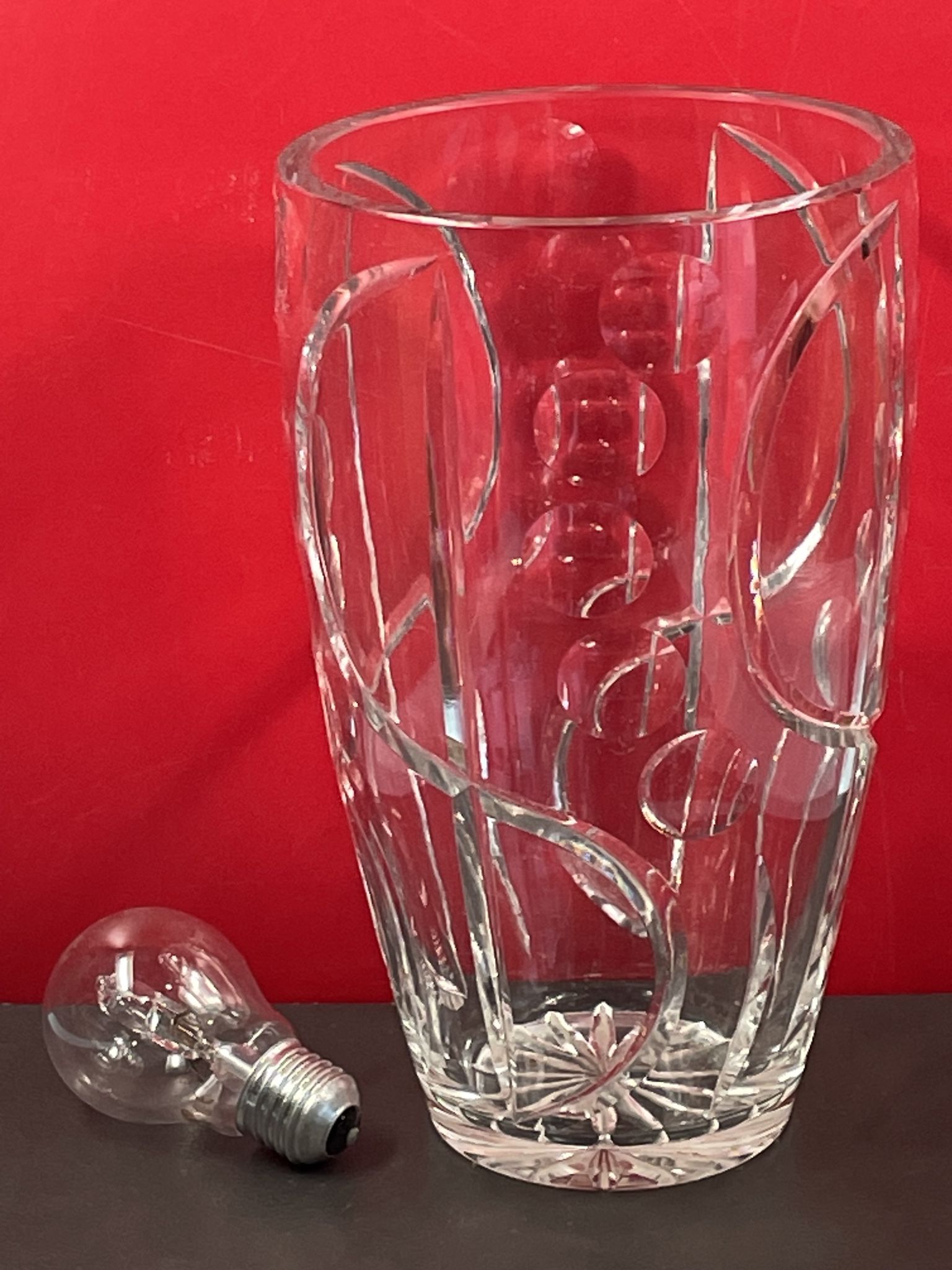 Vase vintage geometric pattern
