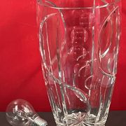 Vase vintage geometric pattern