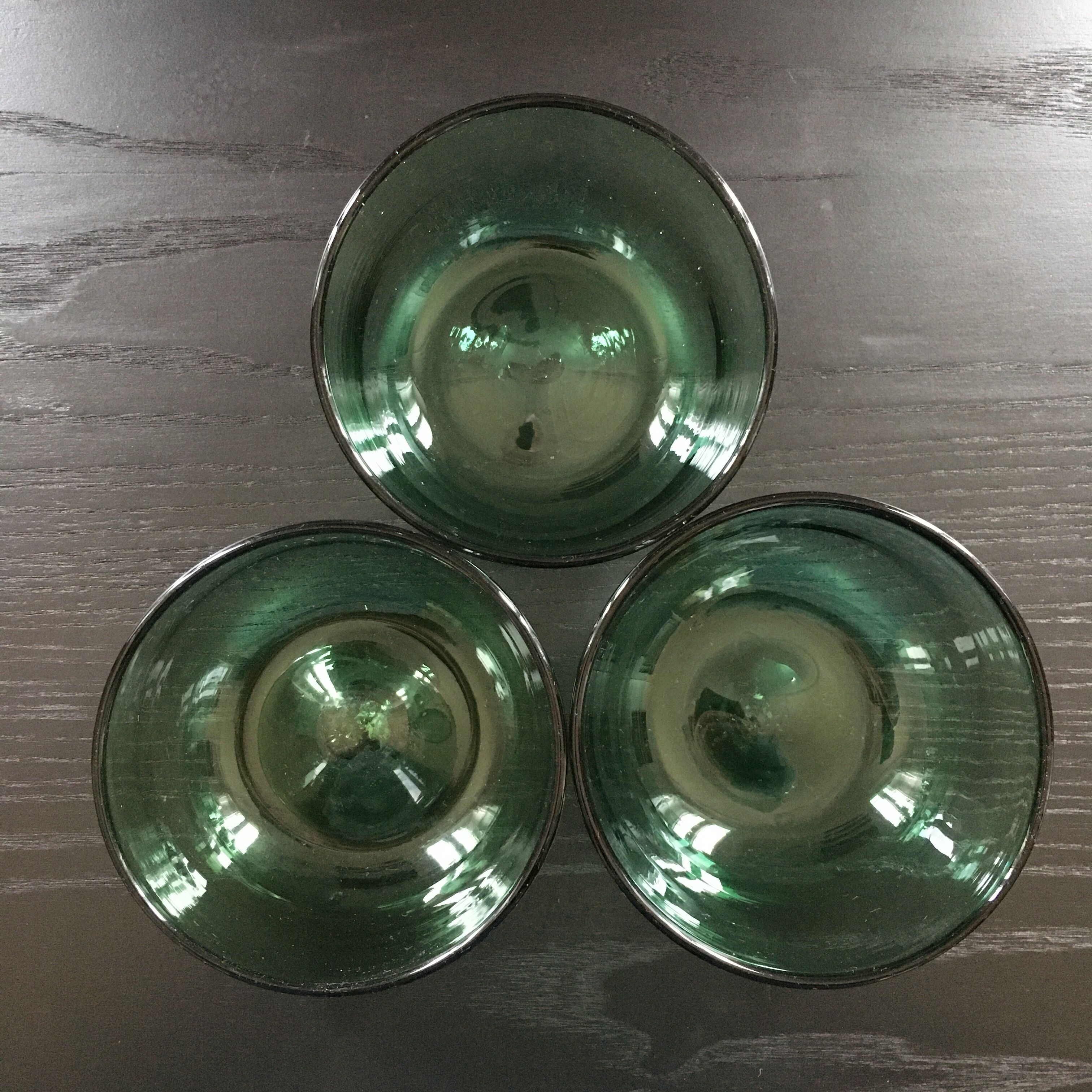Lot 3 green glass cups