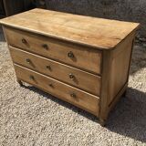 Louis XVI period chest of drawers opening on three drawers