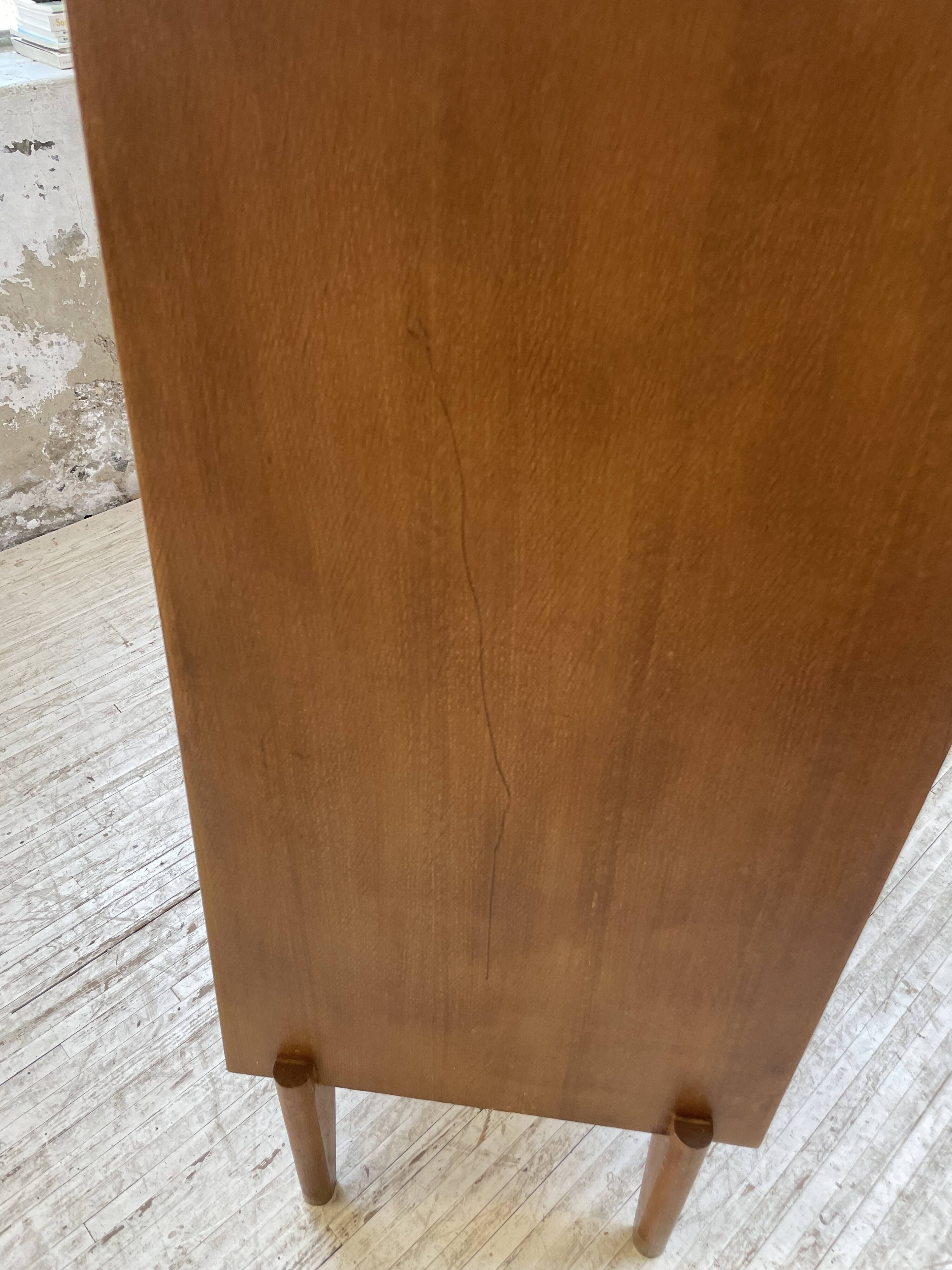 Meuble de rangement secrétaire chêne années 60