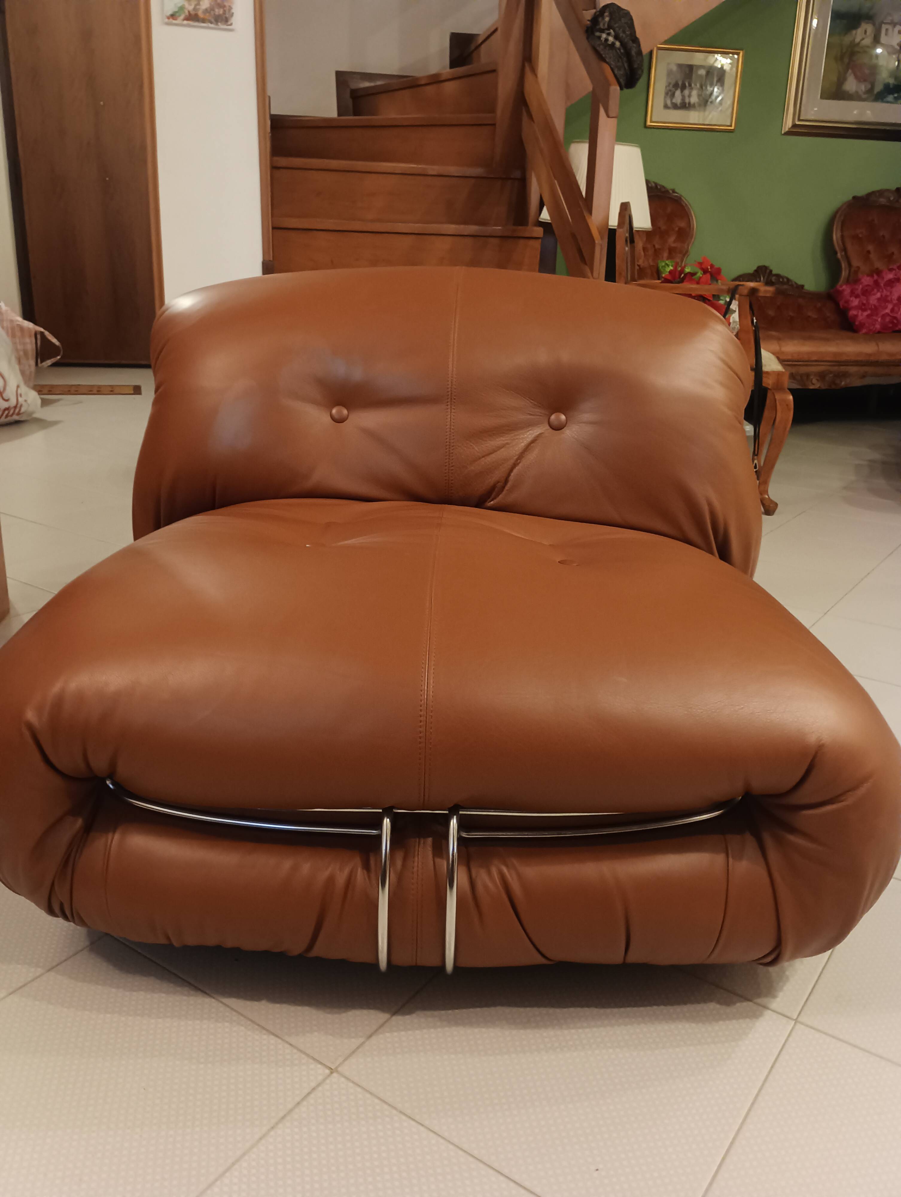 Cassina Soriana sofa for 4 people and 1 Soriana armchair for Cassina.