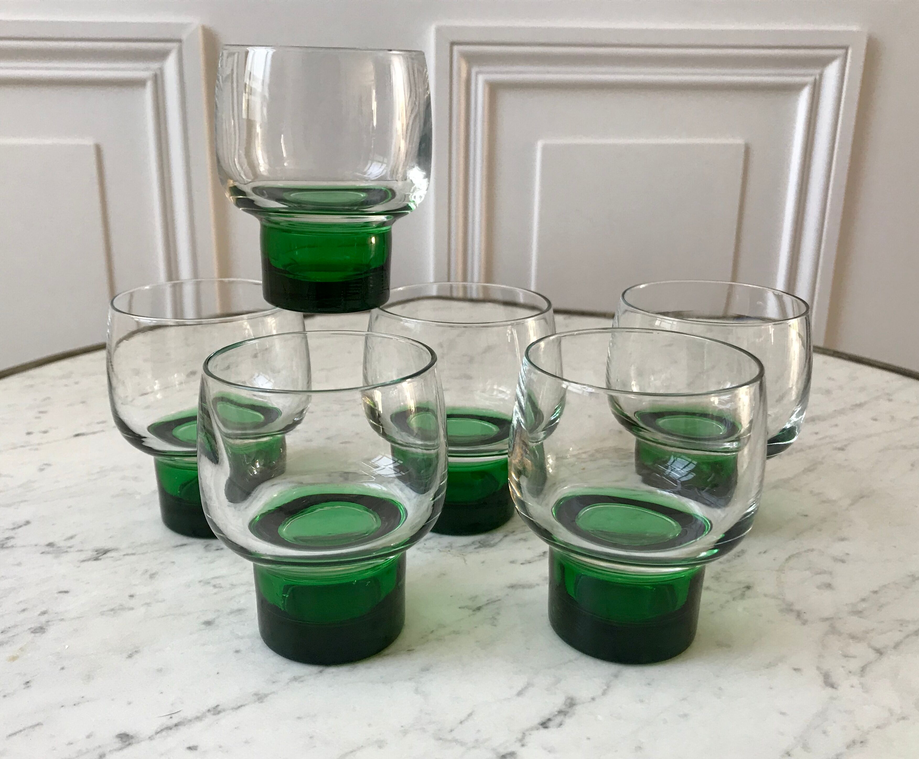 Set of 6 green wine glasses design 70s