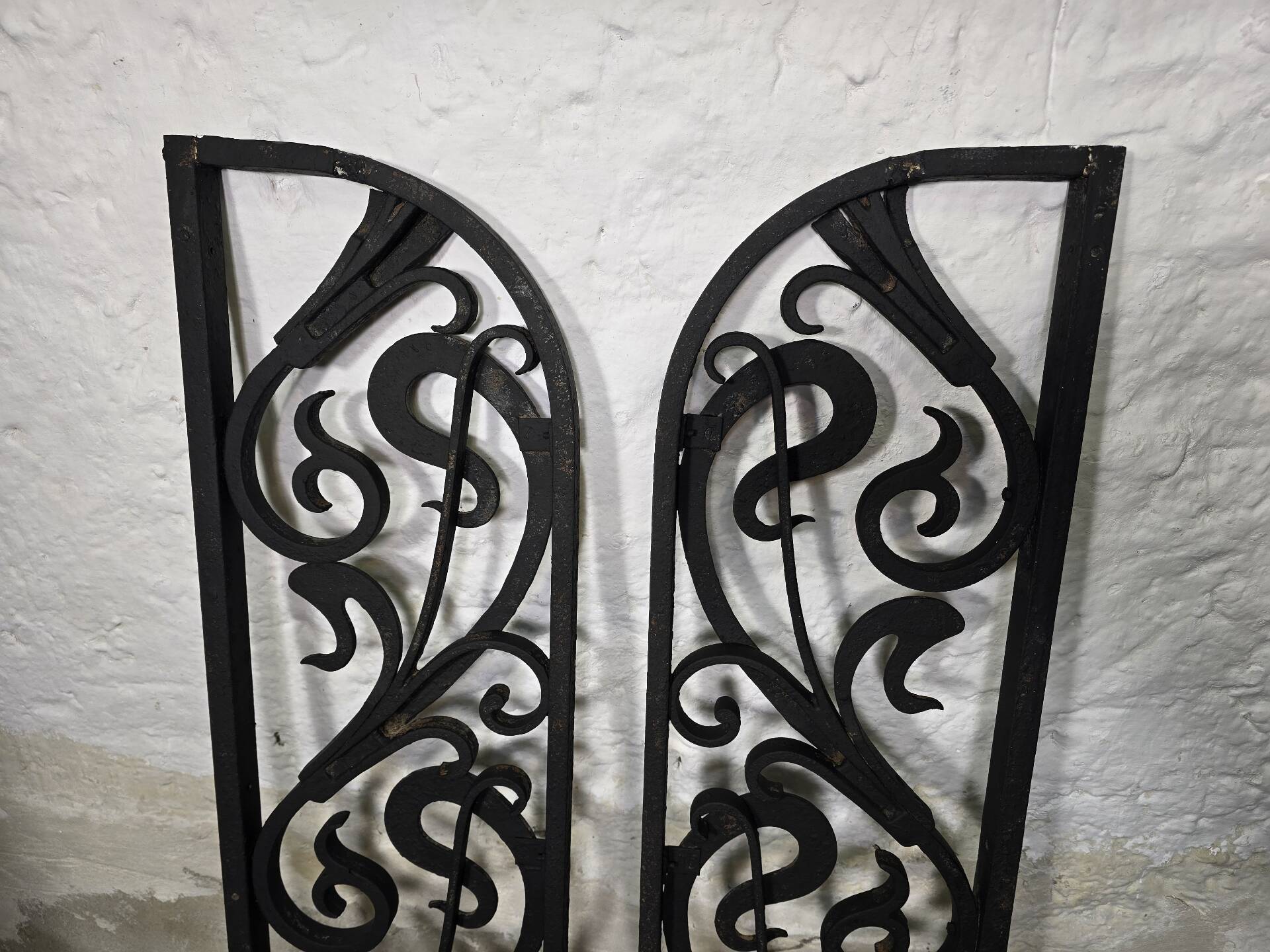Wrought iron grille from the early 20th century Art Deco / Art Nouveau