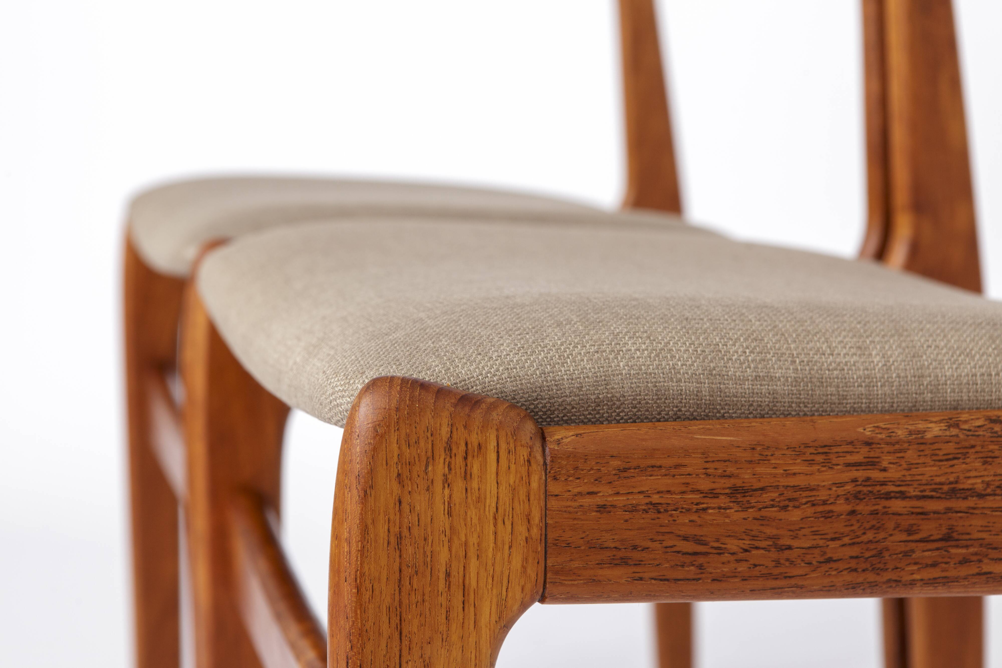 2 of 5 Vintage Danish Chairs 1960s - Walnut Chair Frame