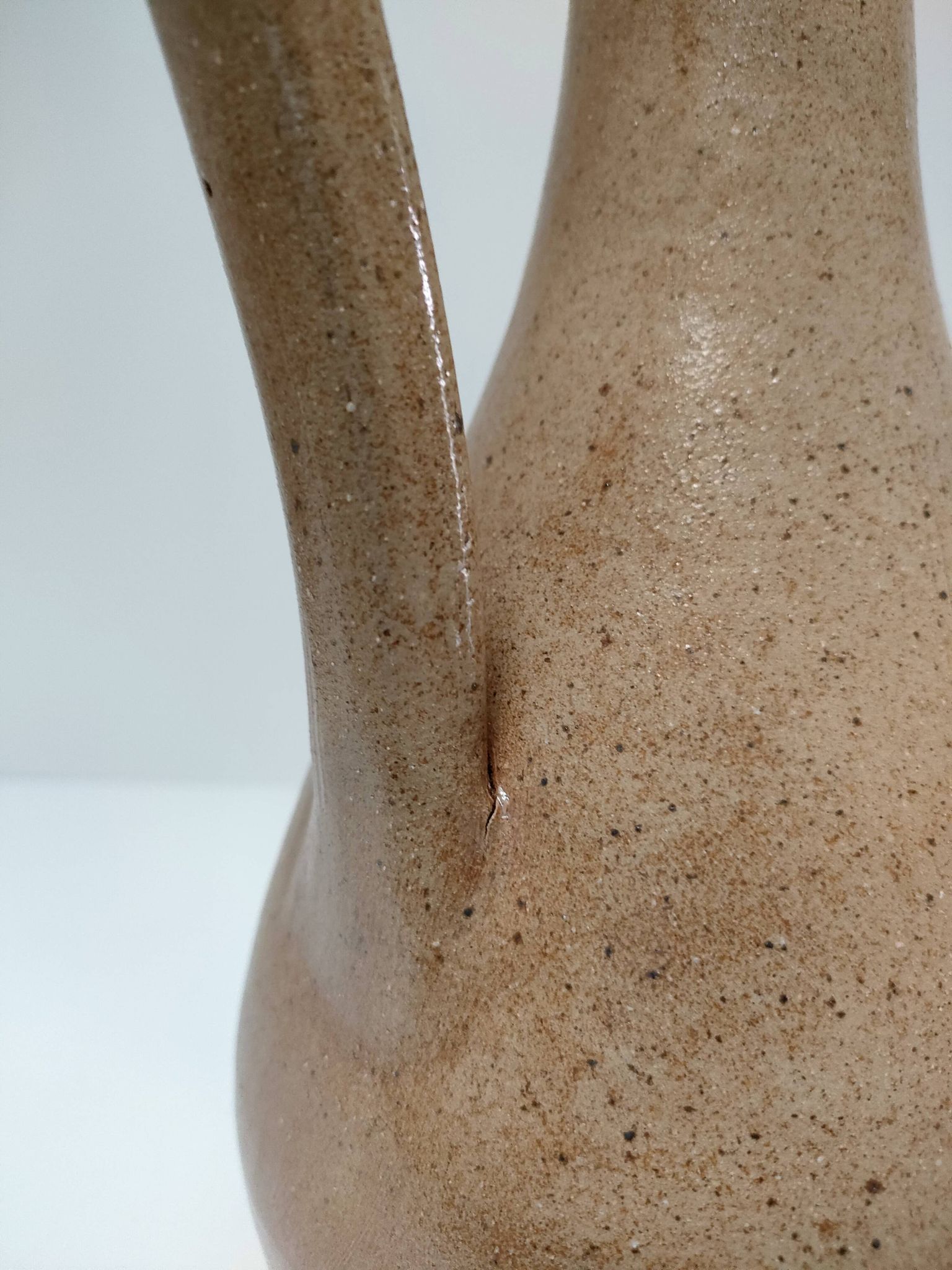 Pichet grès pyrité années 70 h.40,5 cm