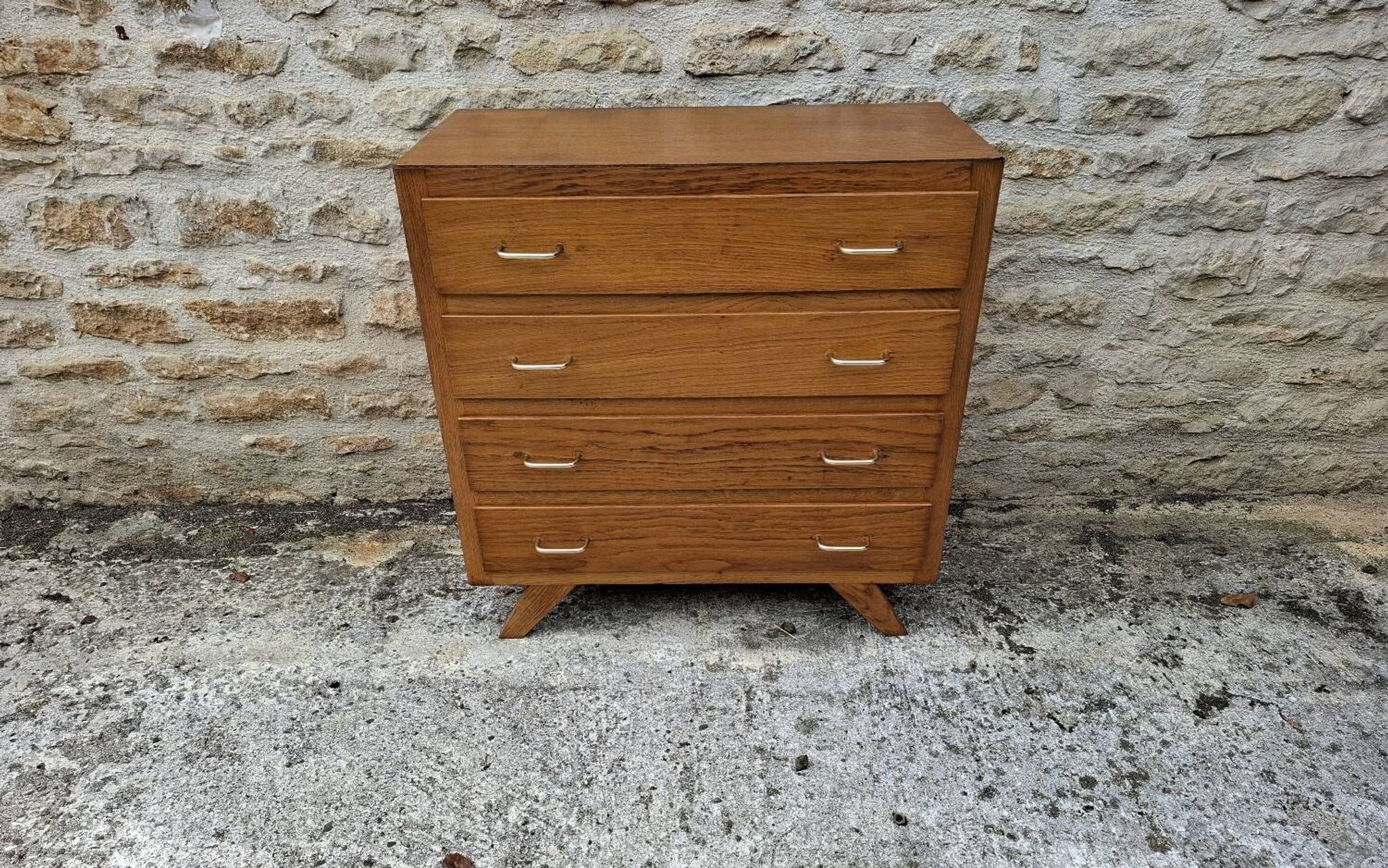 Compass leg chest of drawers