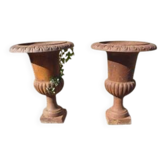 Pair of 19th-century cast iron vases in the Médicis style.