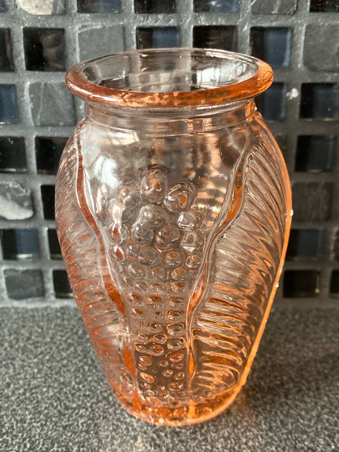 Vase Rosaline en verre moule rose