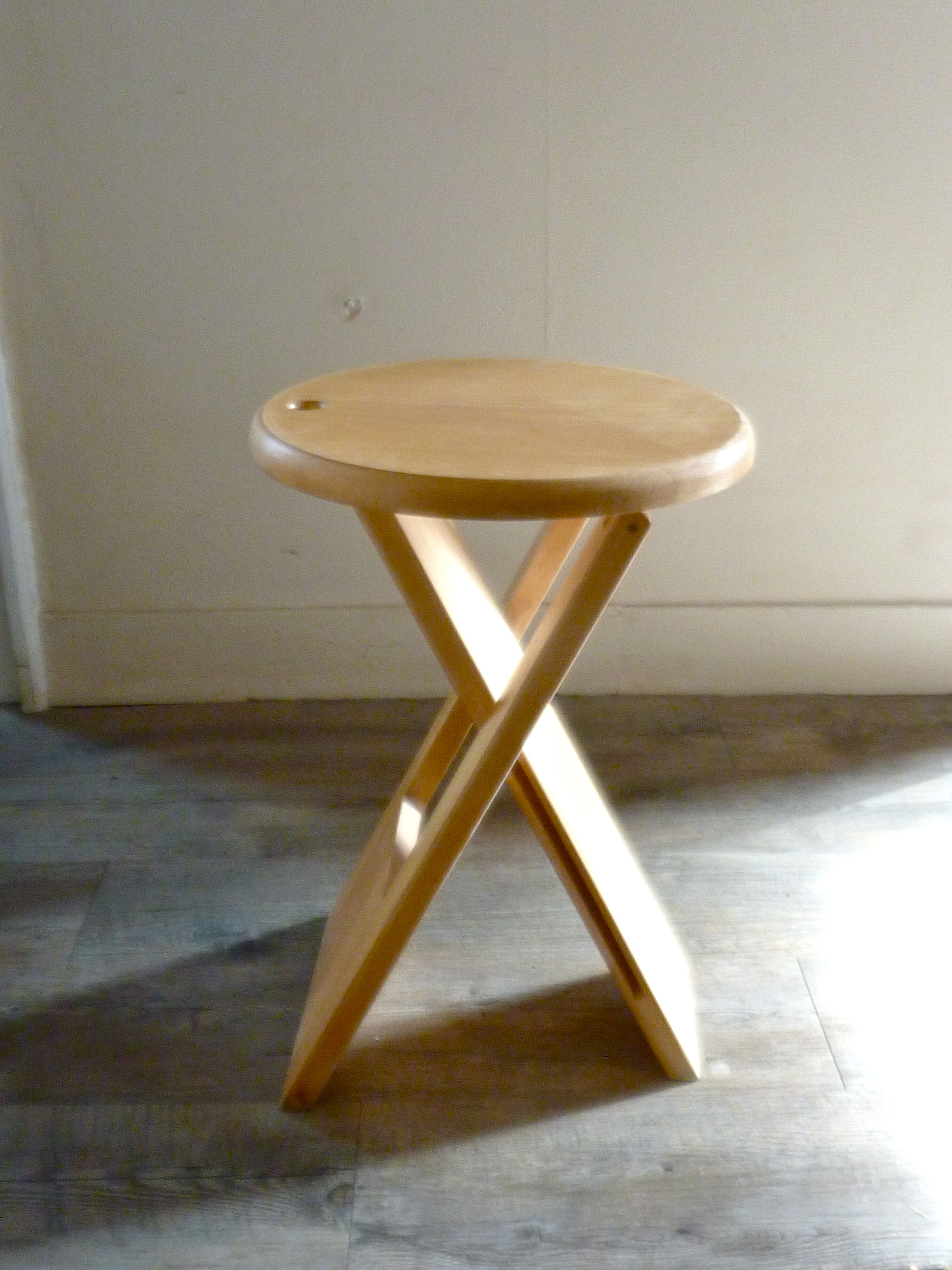 Folding stool model "suzy" design Adrian Reed