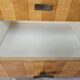 Commode en érable et verre du milieu du siècle des années 1950