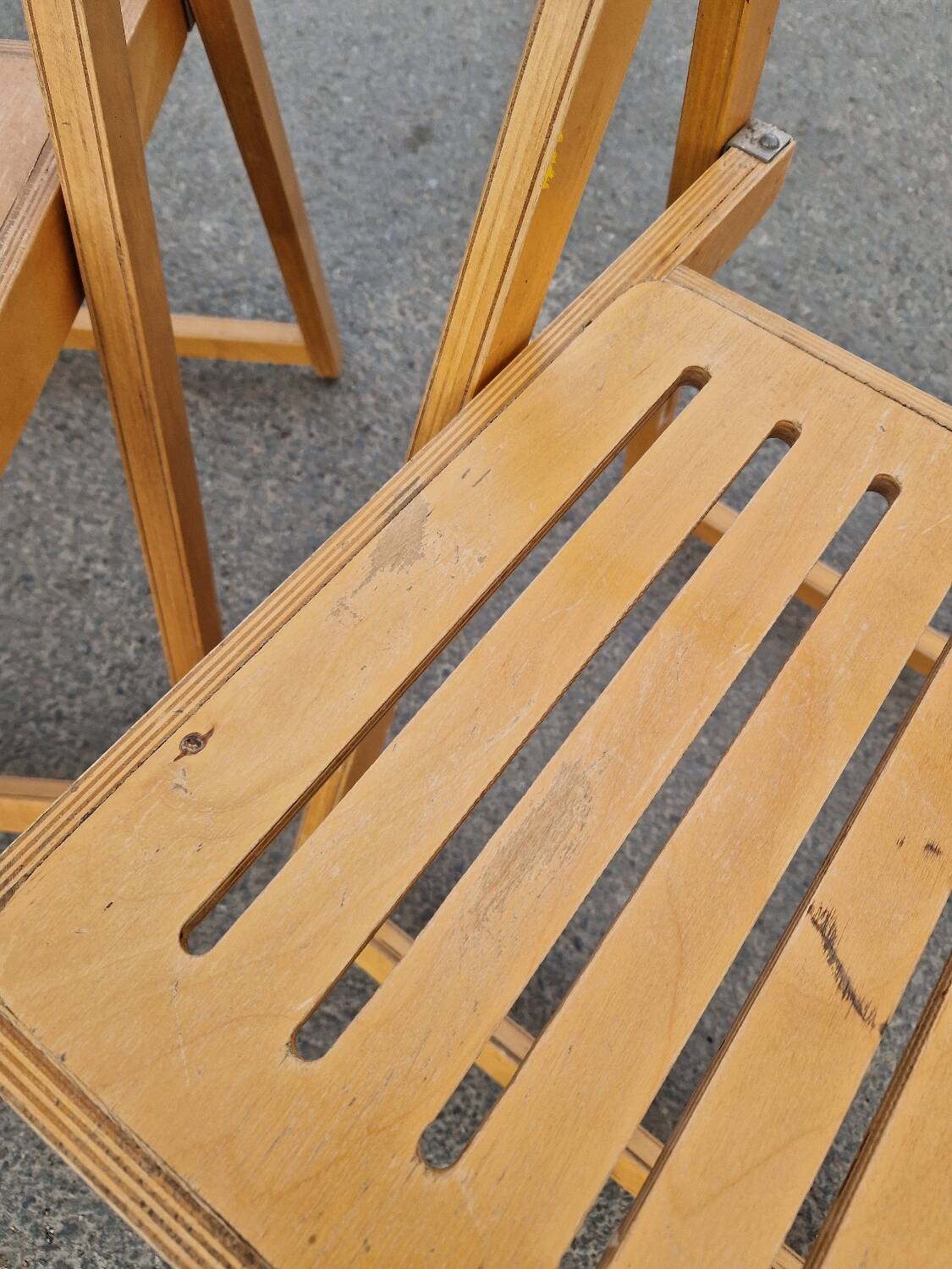 Set of 4 Folding Chairs in Wood and Plywood