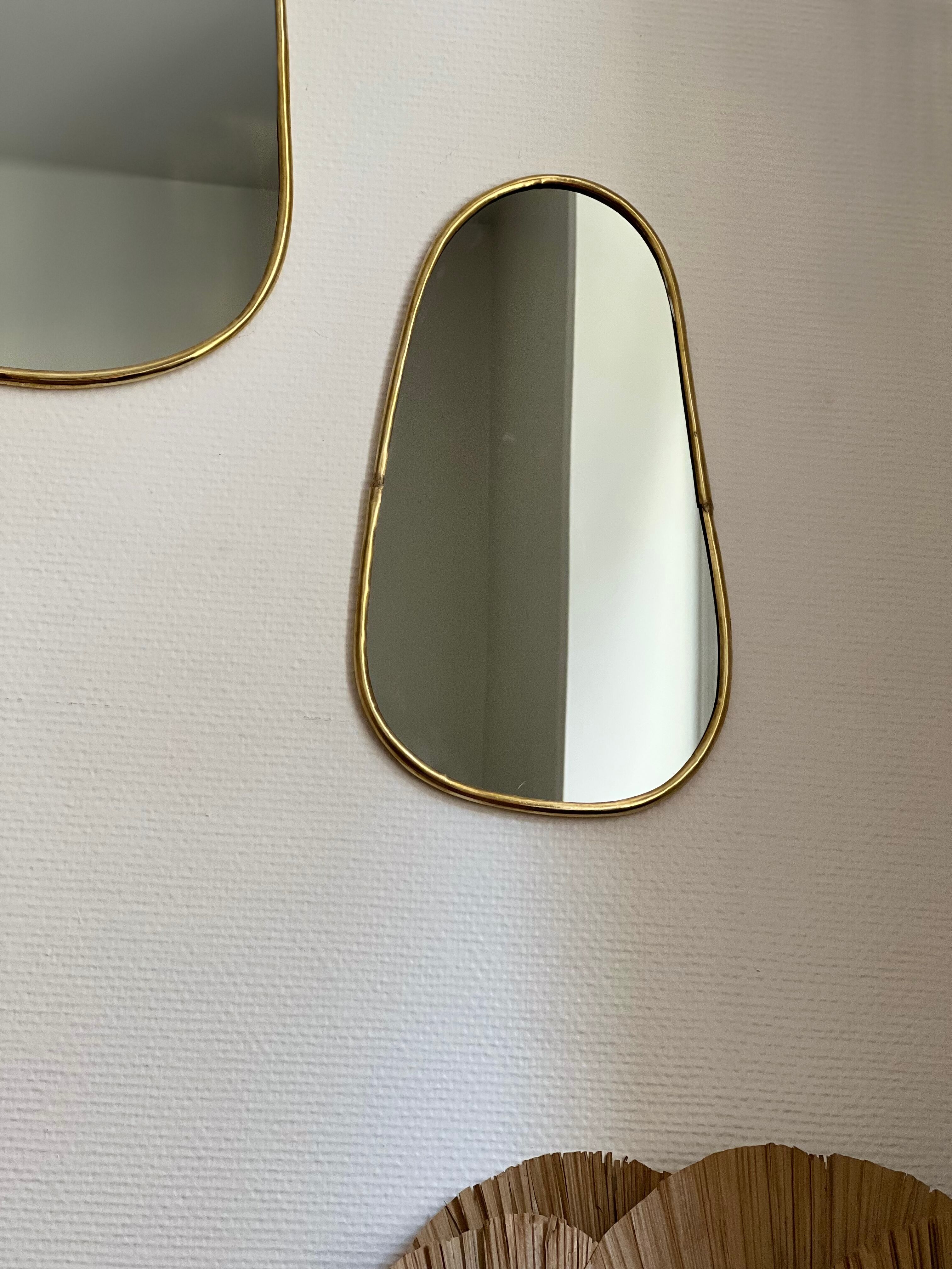 Mirror organic egg golden brass 36x20cm