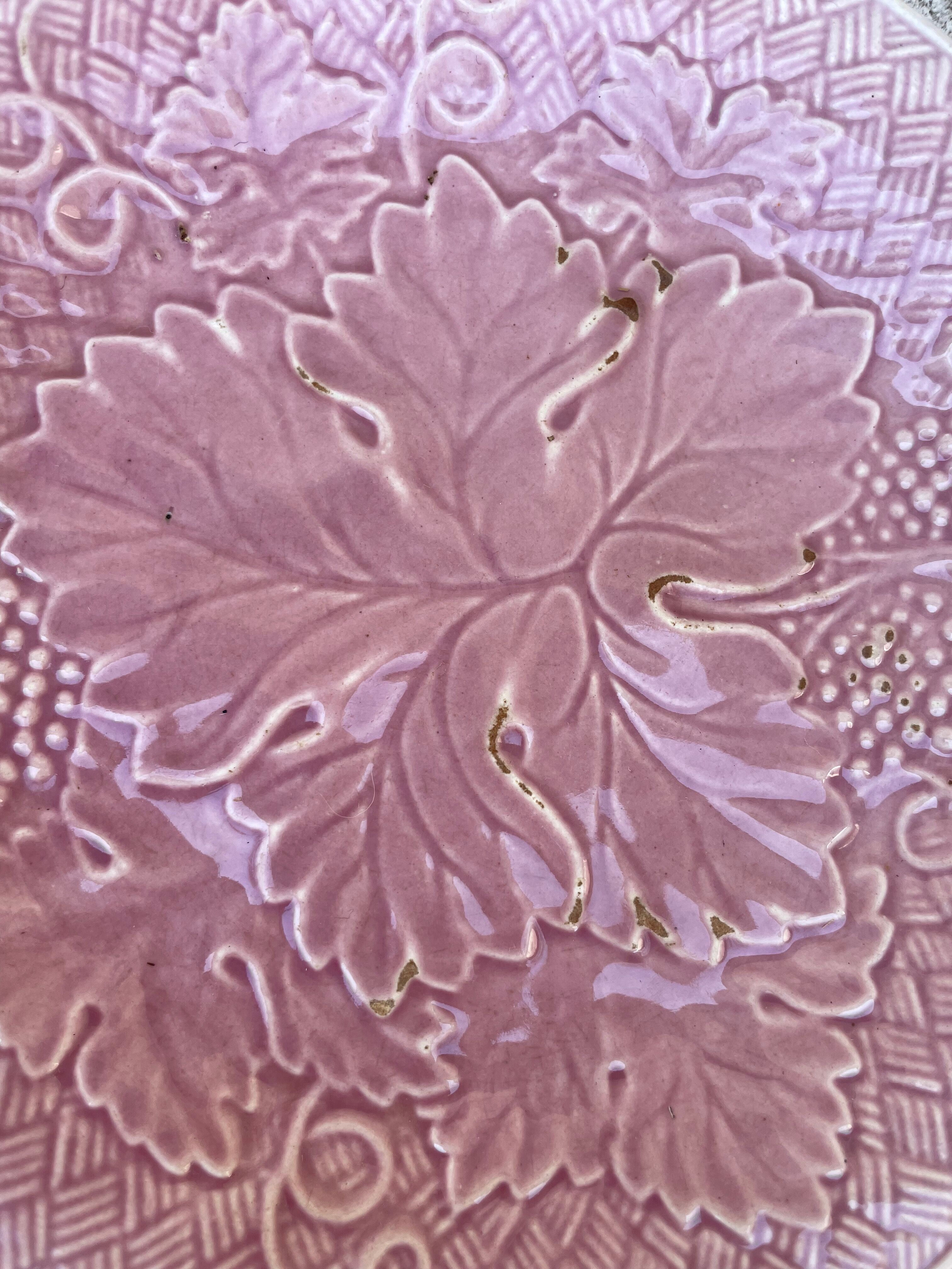 Set of 3 pink vine leaf plates Salins