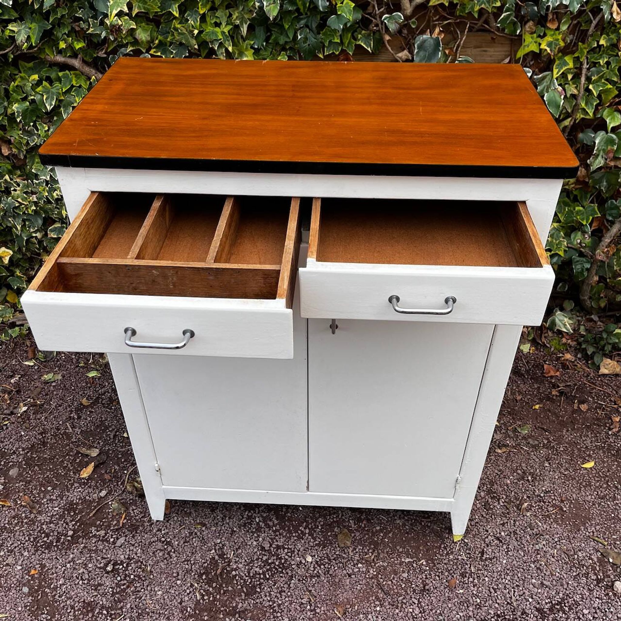 Buffet blanc vintage 2 portes et 2 tiroirs