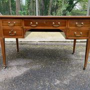 Louis XVI desk in wood and leather from the 19th century