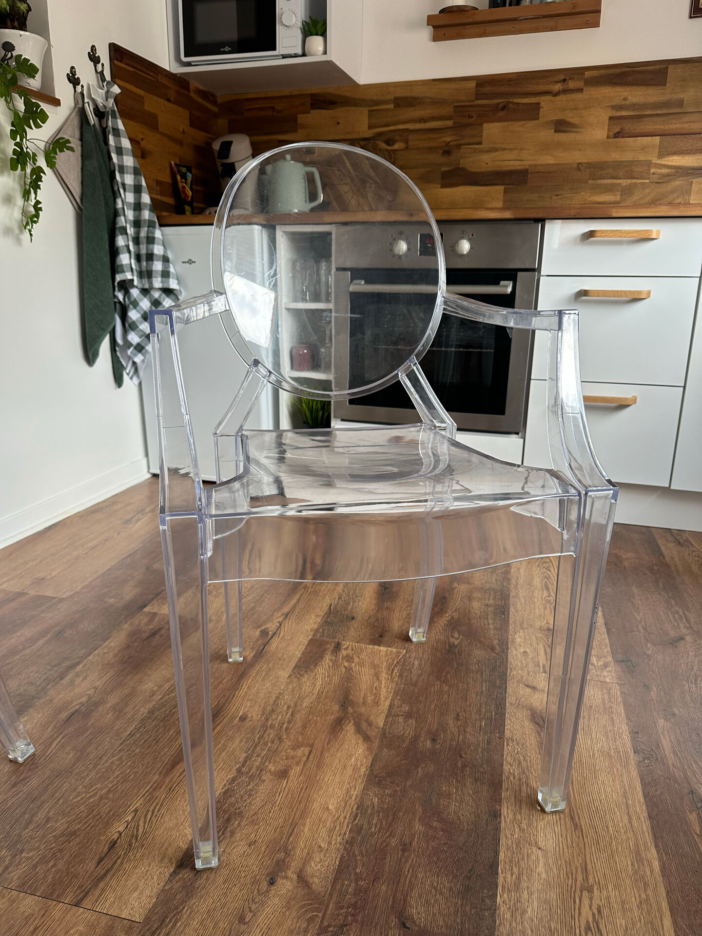 3 fauteuils style Kartell Louis Ghost transparents – Philippe Starck
