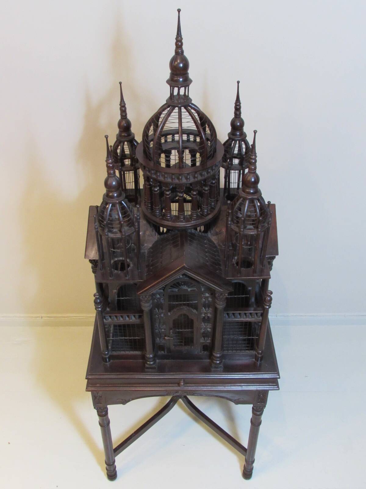 Cage à oiseaux par Maitland Smith