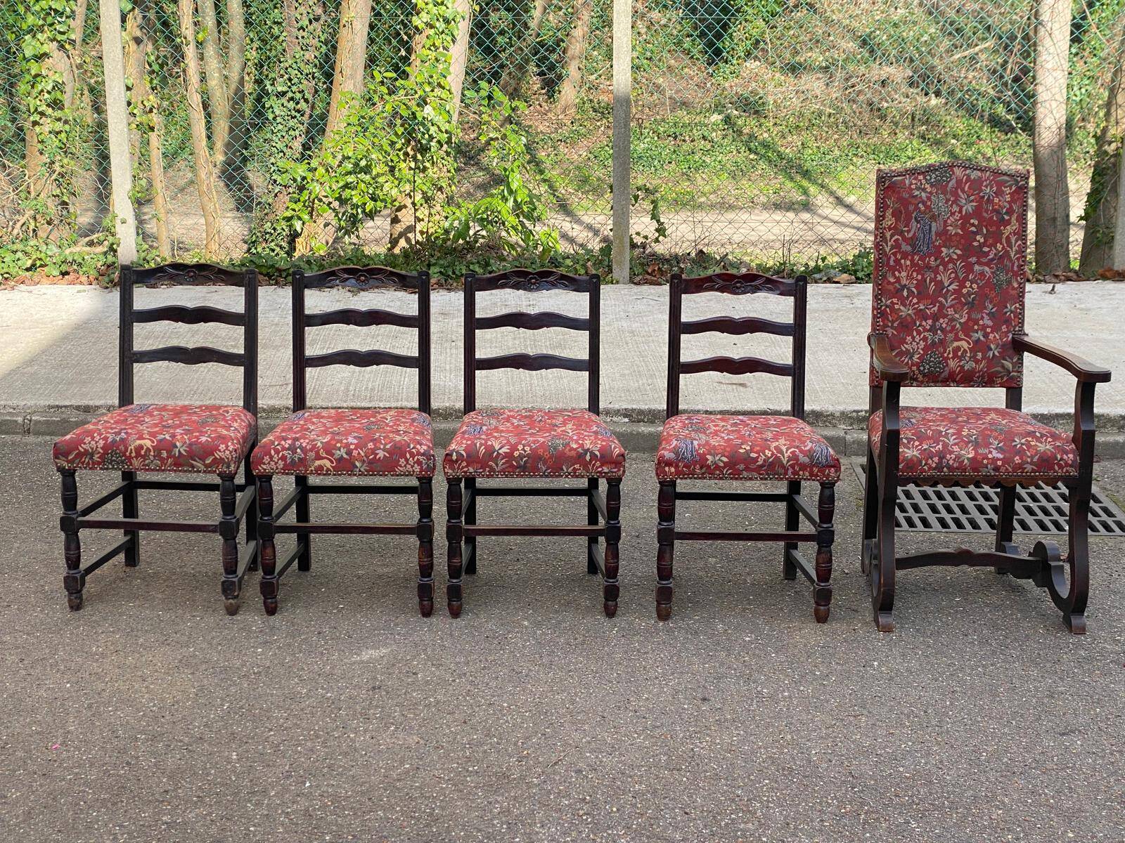 4 Henri II chairs in solid wood and floral burgundy fabric from the 19th century.
