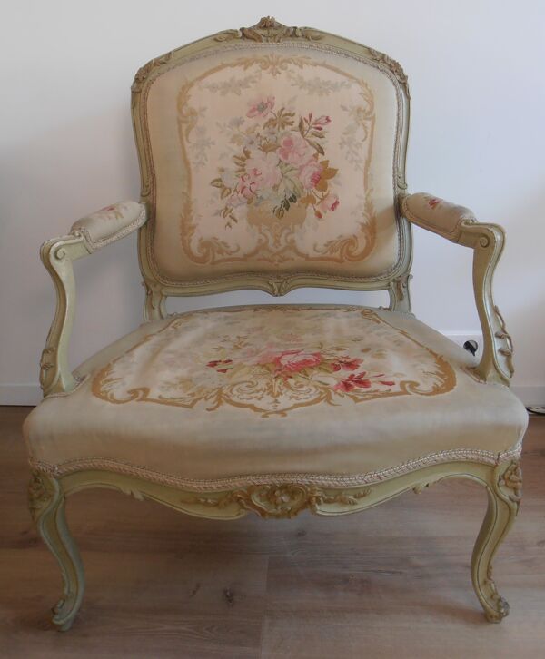 Fauteuil Louis XV d’époque estampillé ancien 18e siècle