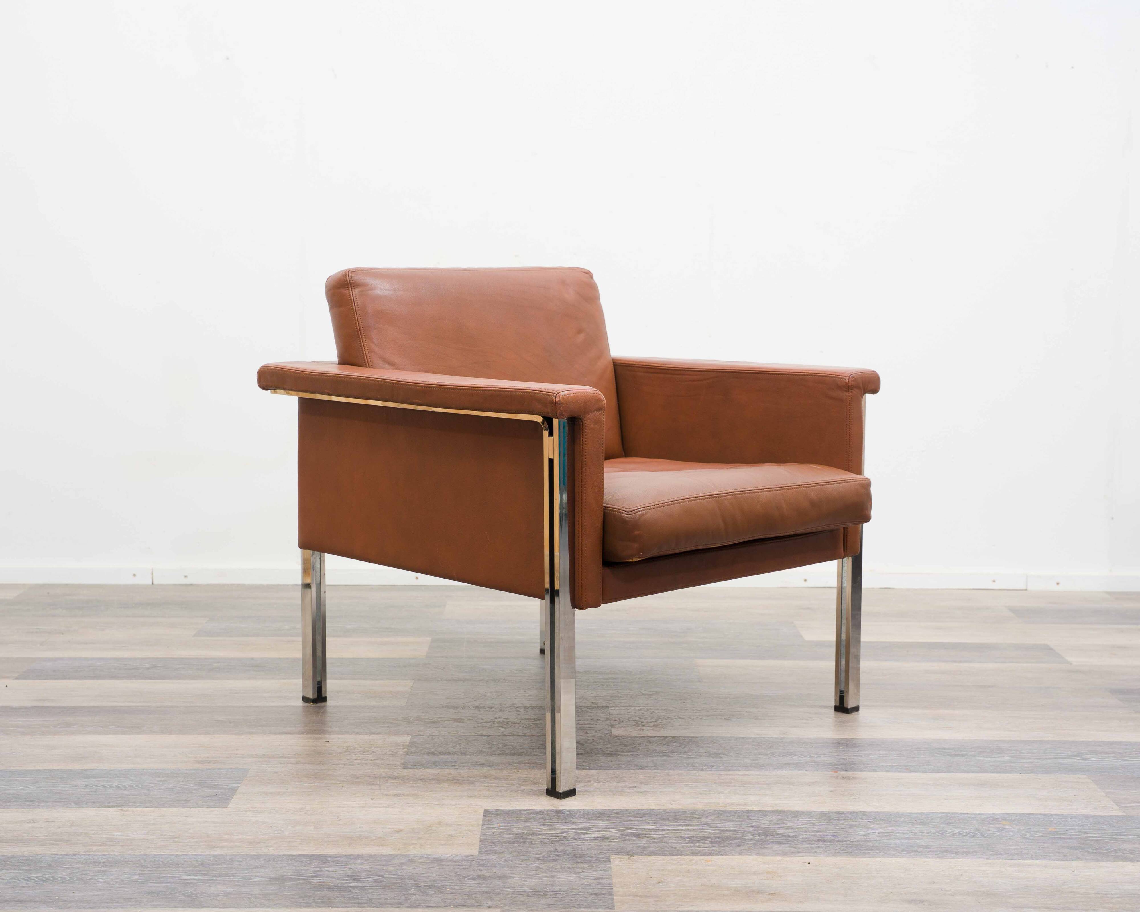 Leather armchair, 1970s, manufacturer Sitag, cognac brown leather.