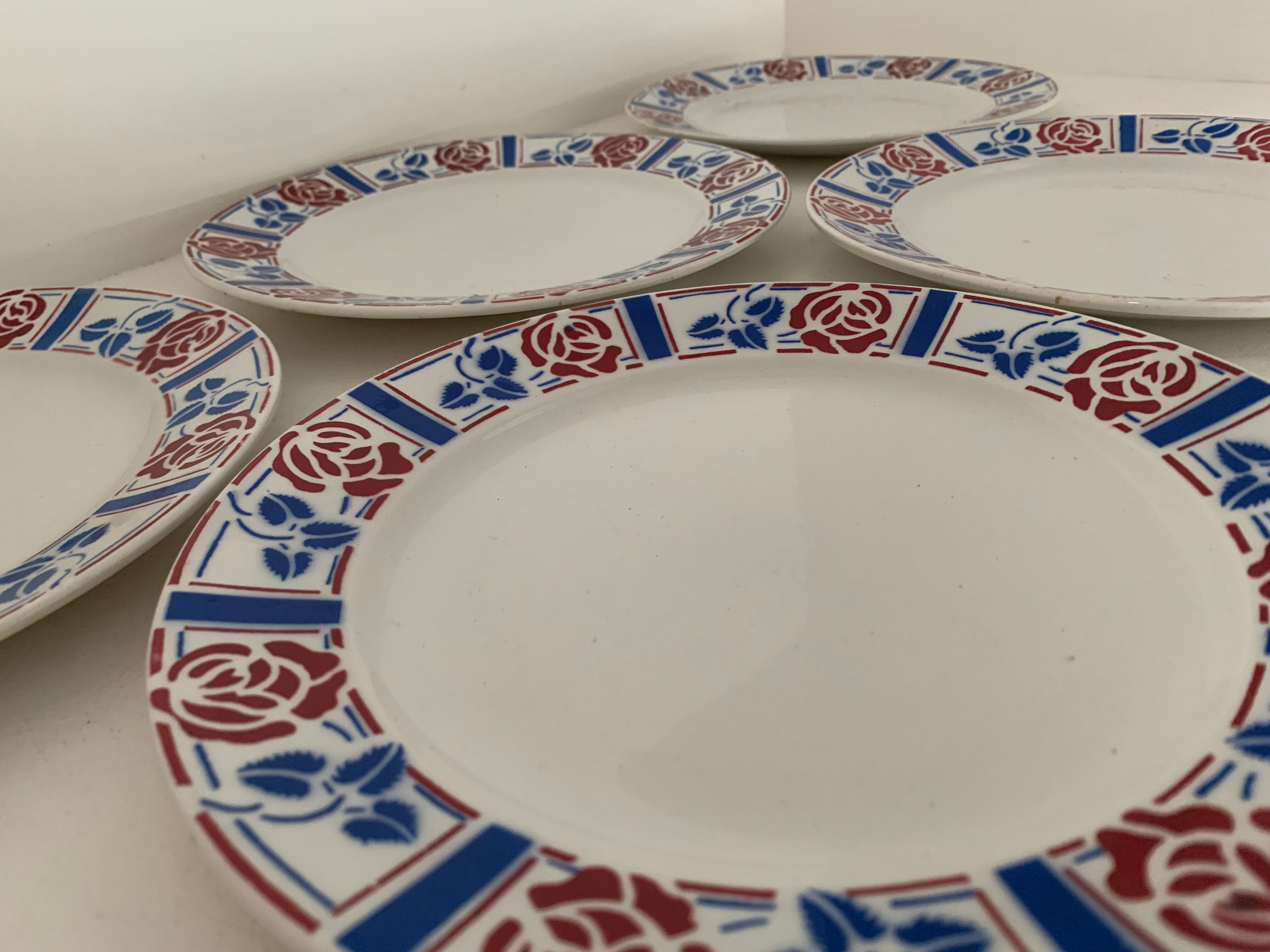 5 flat plates Sarreguemines, Tabarin model