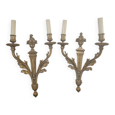 Paire d'appliques anciennes style Louis XVI — Bronze ciselé — 2 bras —