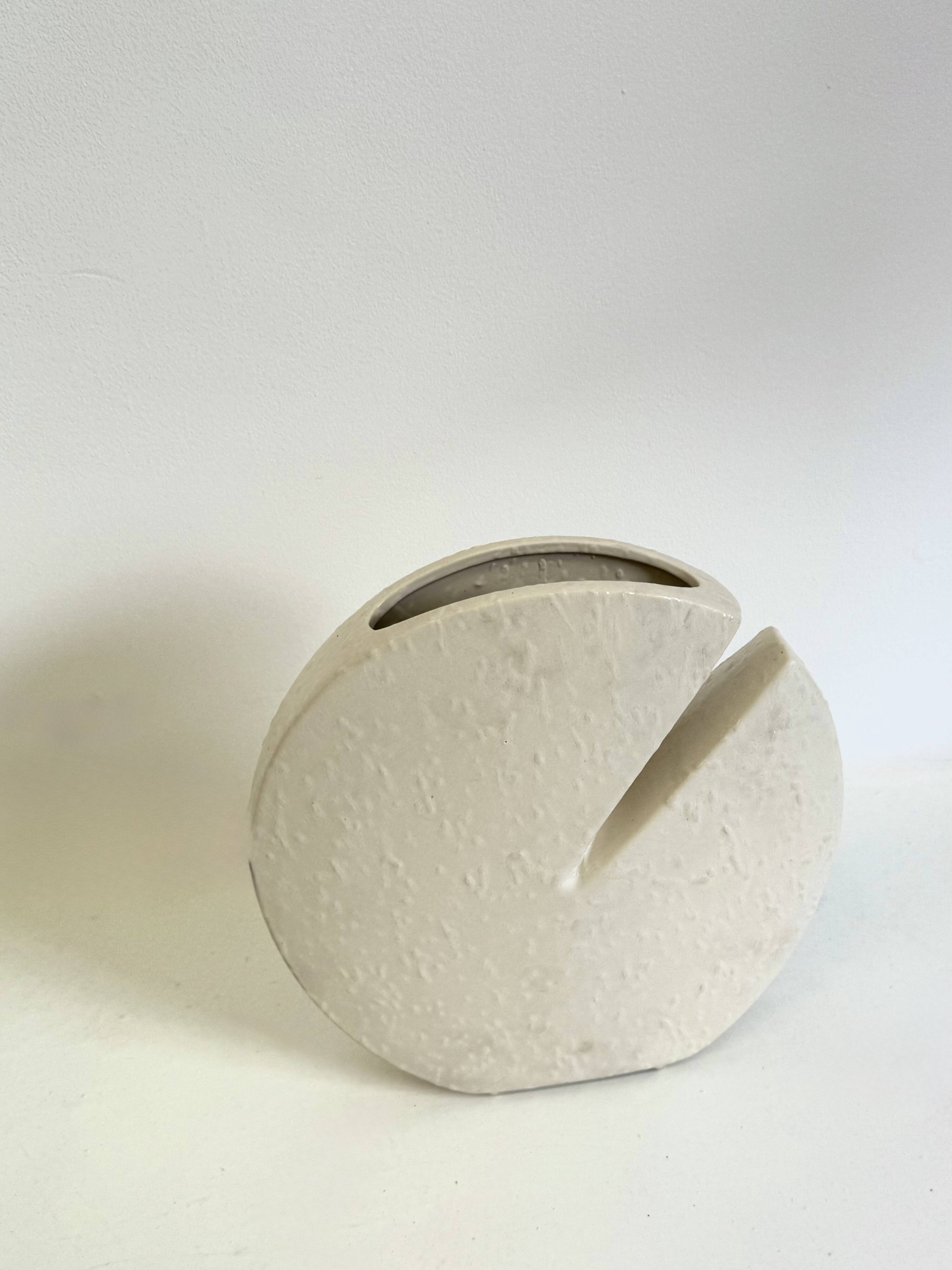 Off-white ceramic vase by Nereo Boaretto