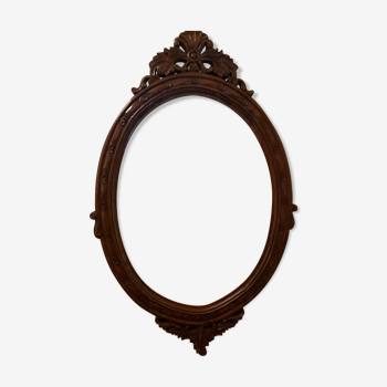 Wooden oval frame