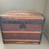 Old travel trunk at the beginning of the century