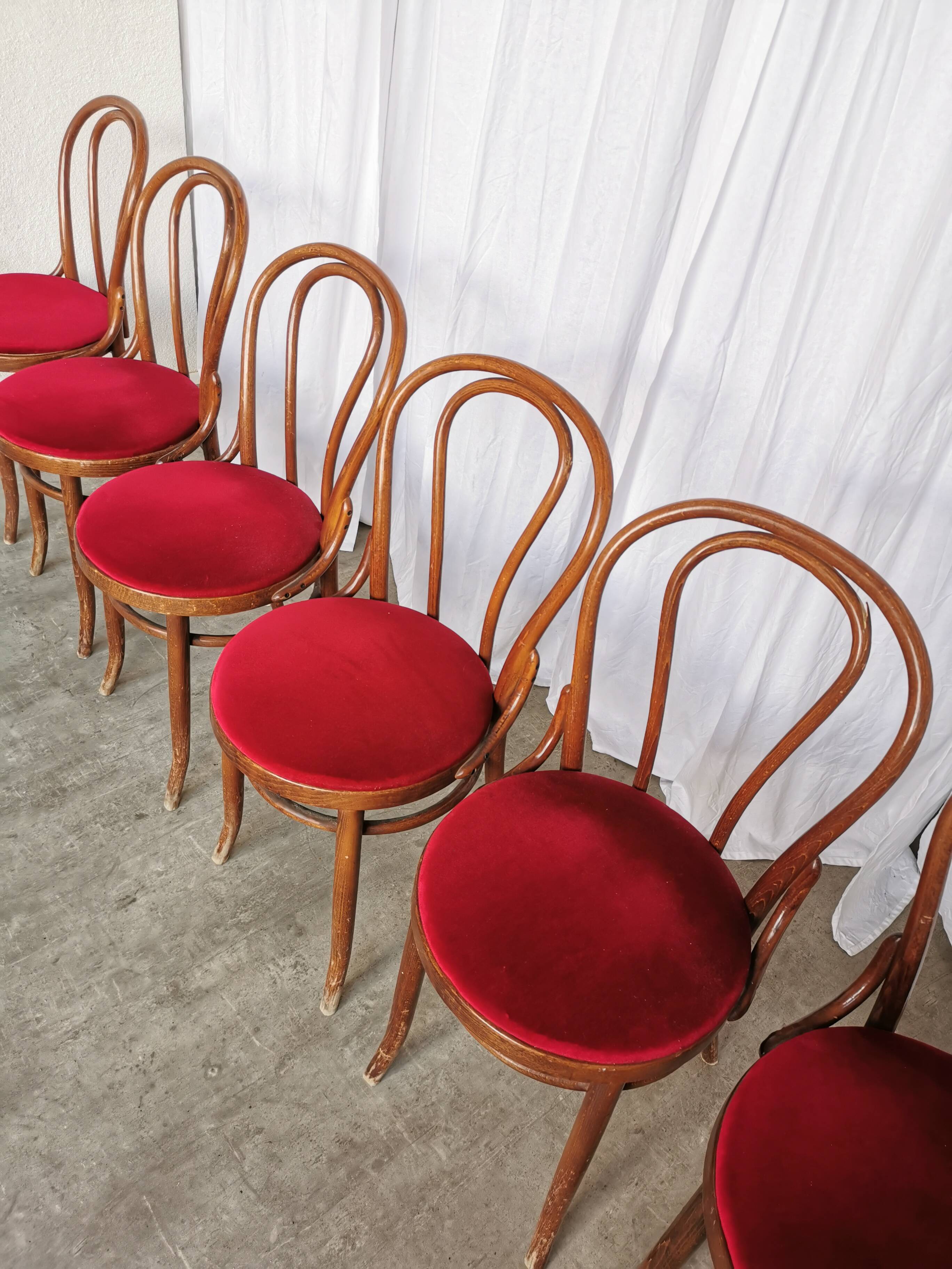 Set of 6 Vintage Bentwood Dining Chairs Set: 1970s , Red Uphols
