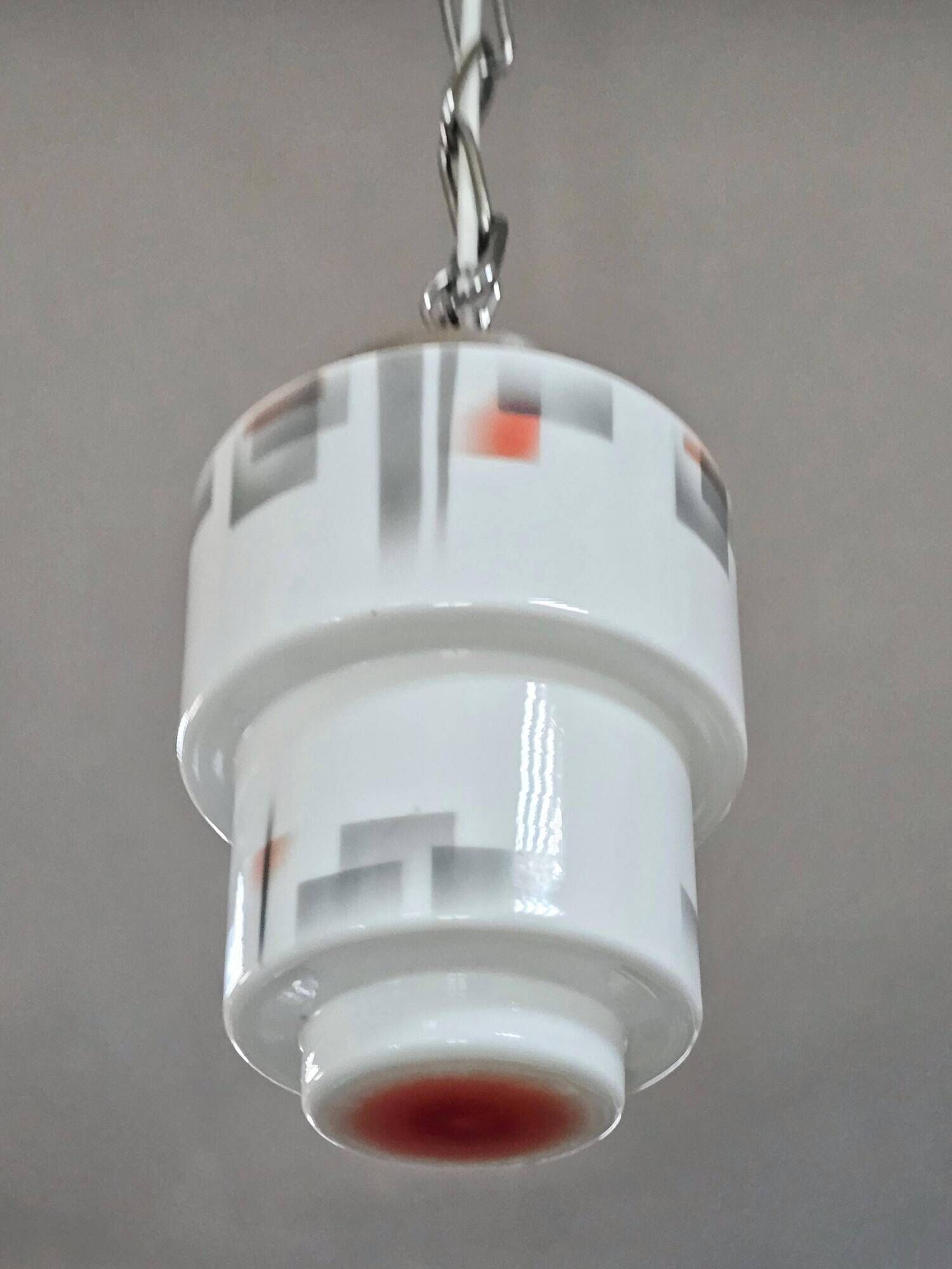 Lustre Art Déco Gratte-ciel à Étages en Verre Opalin, 1930s