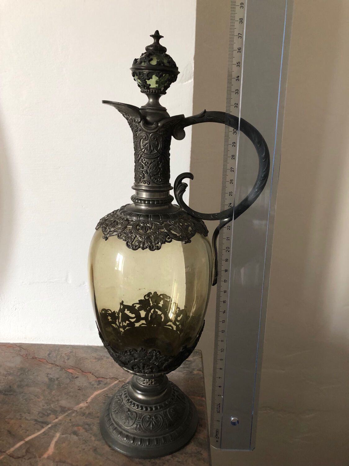 Aiguière étain et verre soufflé XIX style renaissance