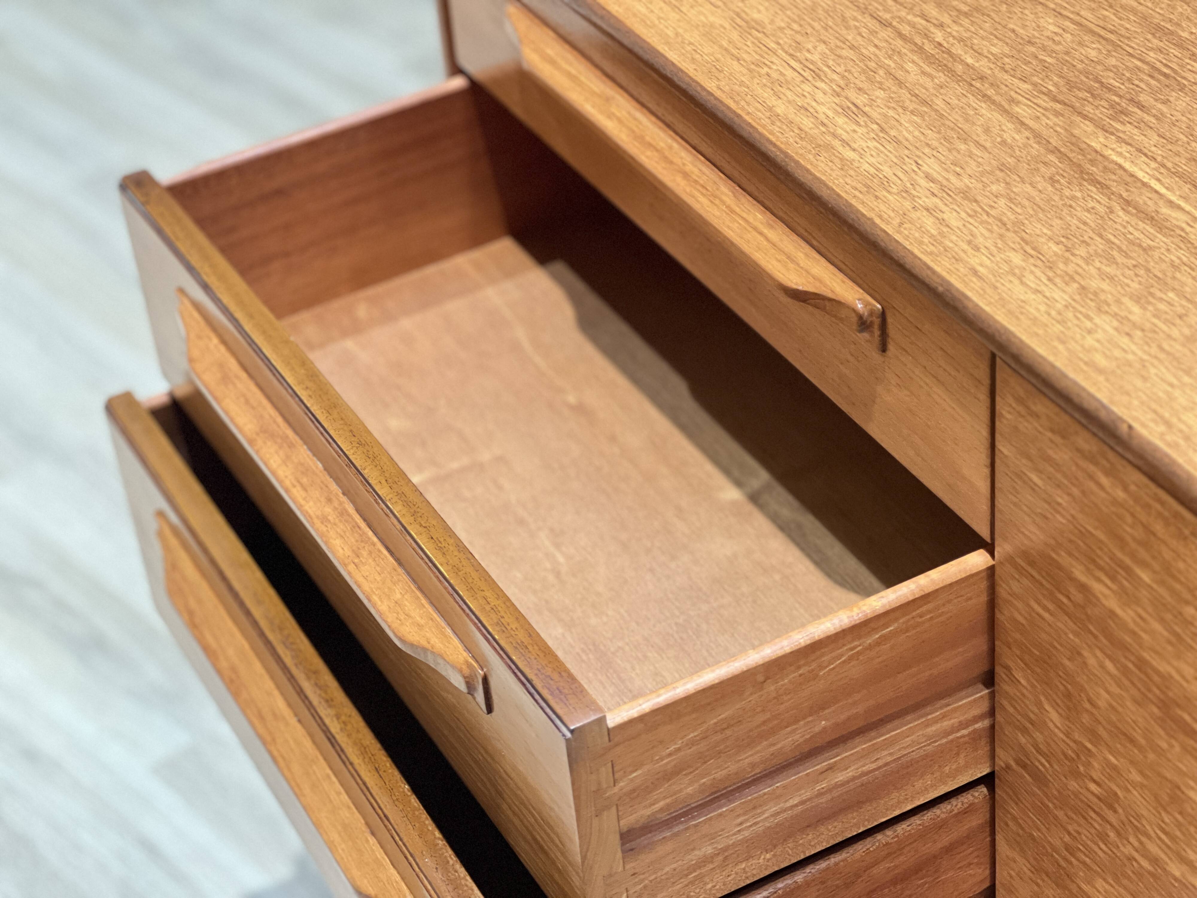 Buffet en teck par Beithcraft