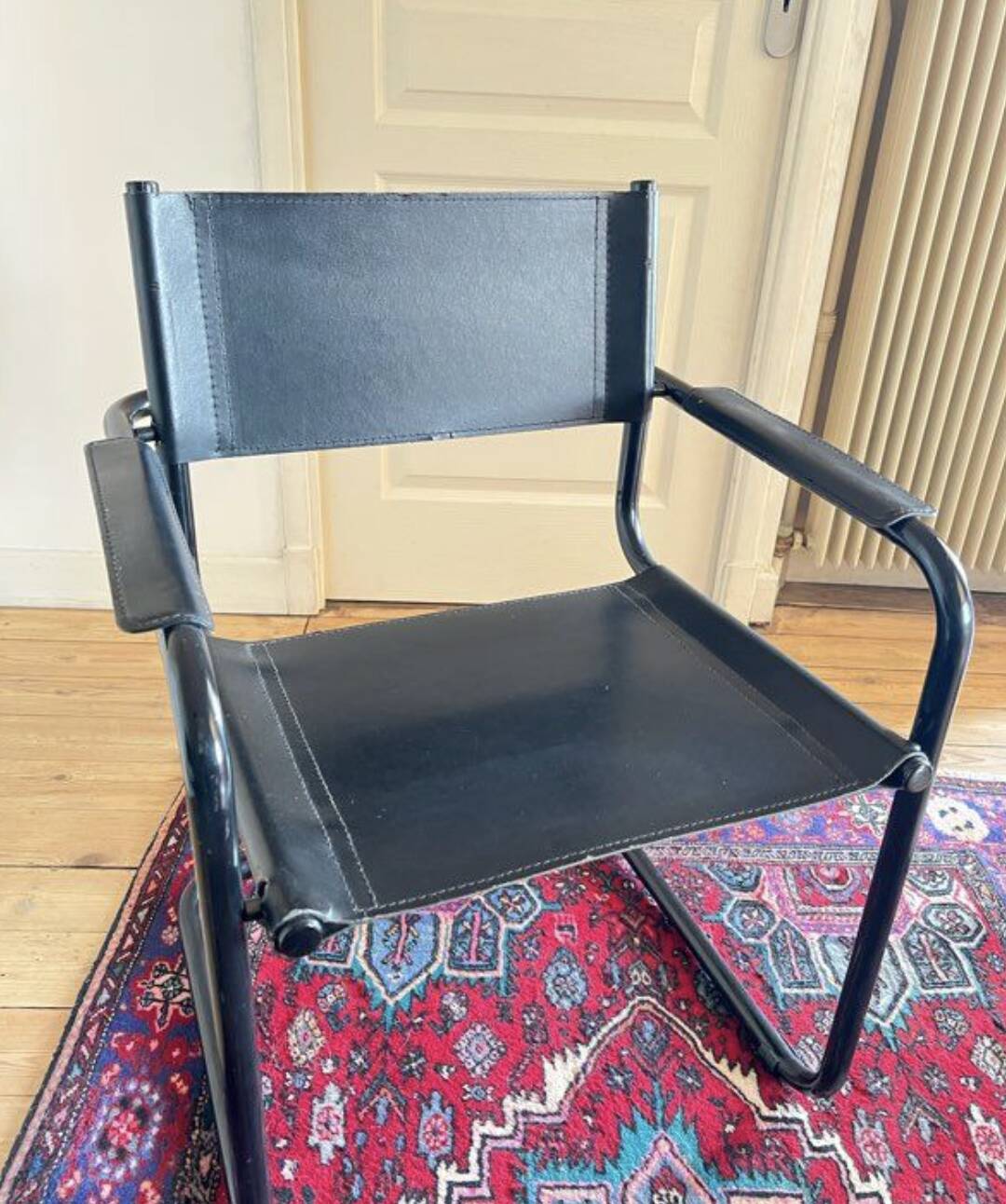 Pair of Cantilever armchairs in leather and black tubular - 1970s