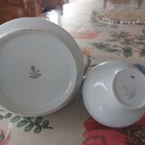 Teapot and sweetener