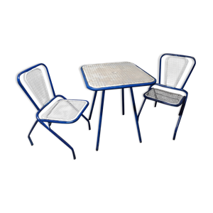 chaises pliantes et table