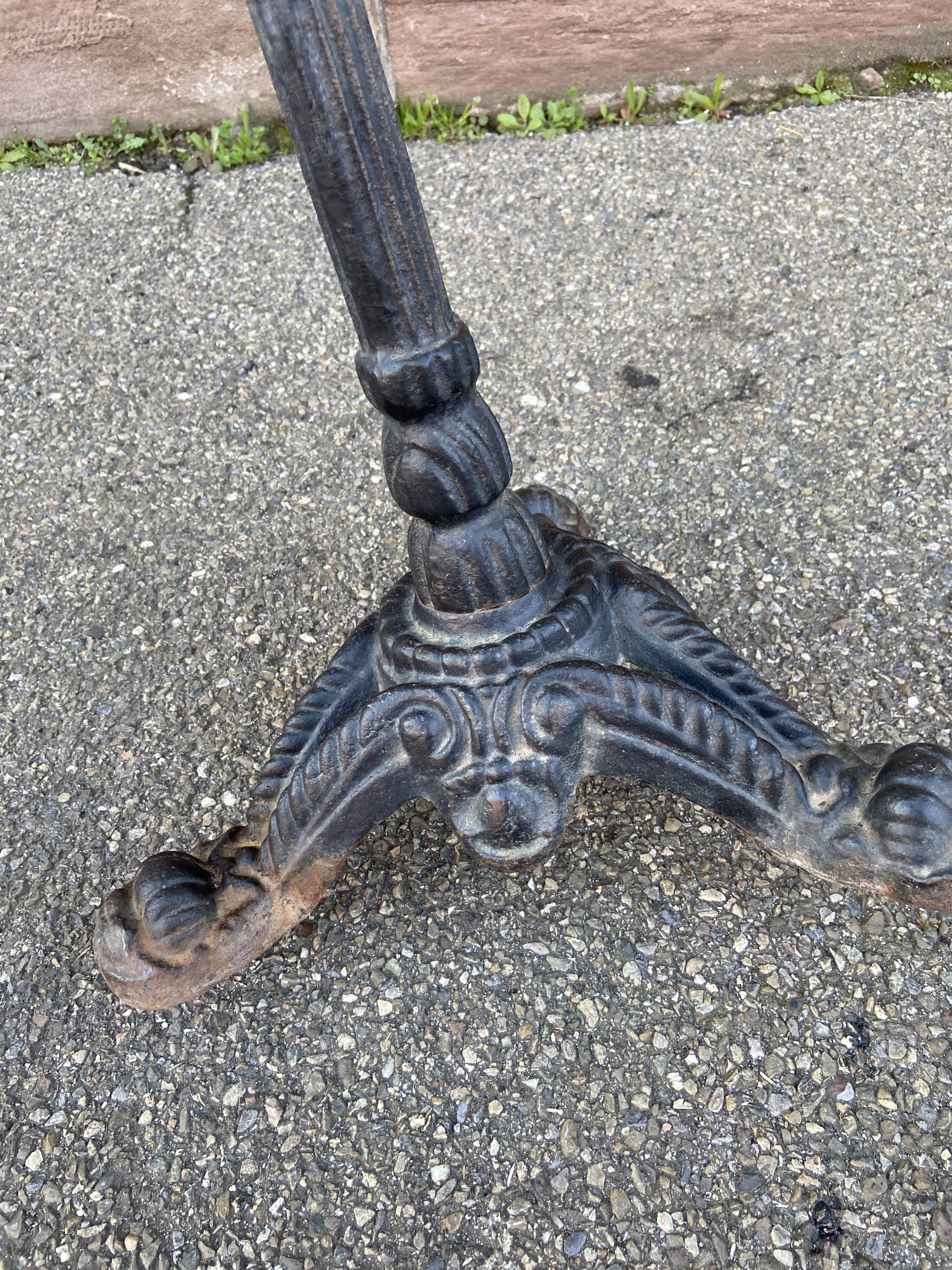 Pedestal table metal & wood garden bistro