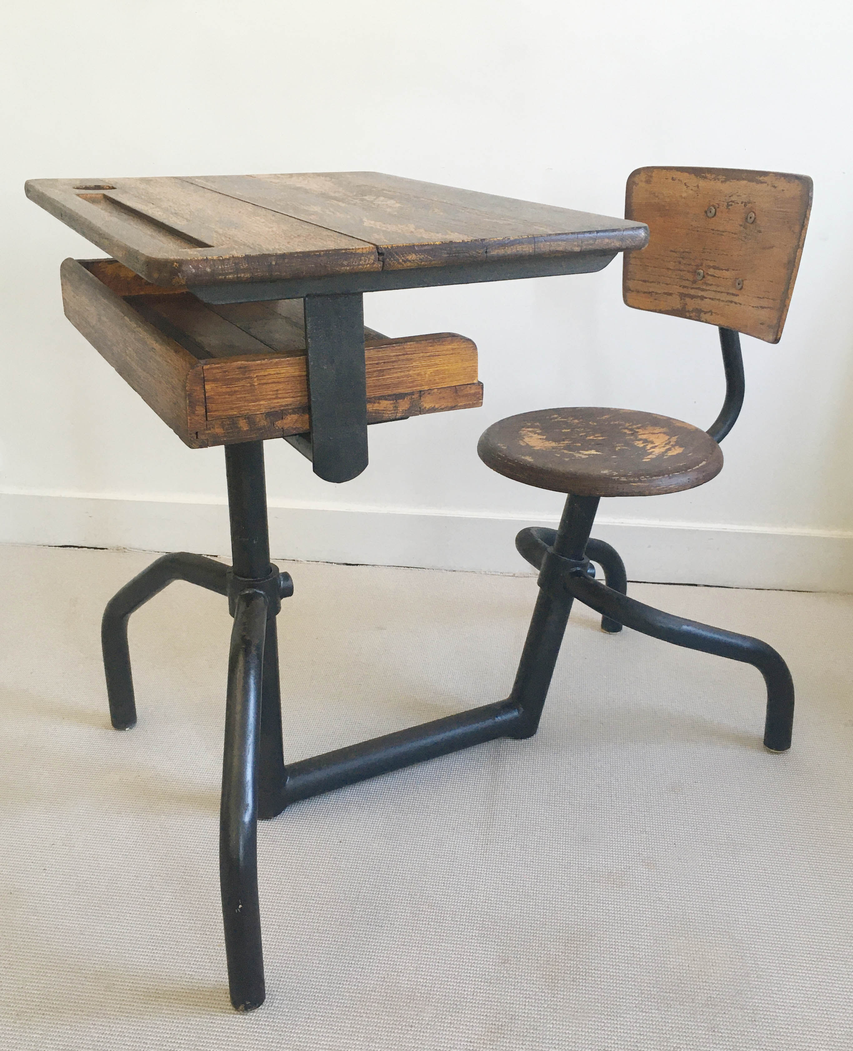 Schoolboy office Jacques Hitier