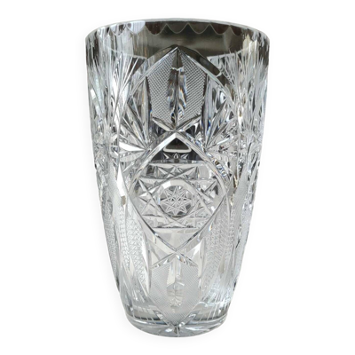 Vase boho chic en cristal de bohème taillé. motifs étoilés/croisillons/feuillus. 20 x 12 cm