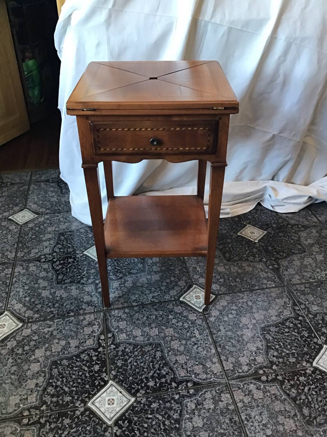 Games table called chess table in wood marquetry
