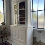 XL display case with white patina